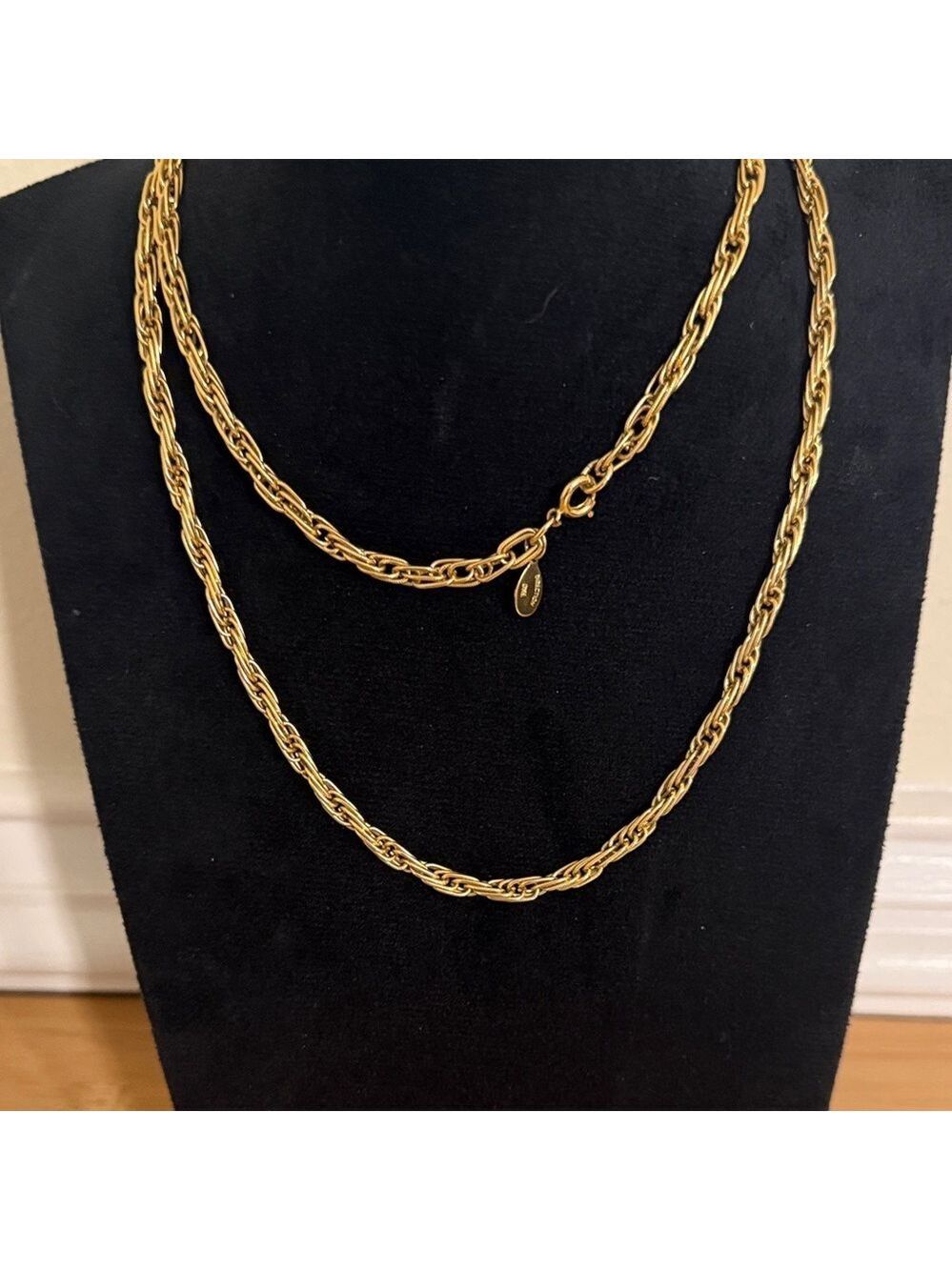 Direction One Twisted Gold Women’s Vintage Collectible Necklace 29”- 30”